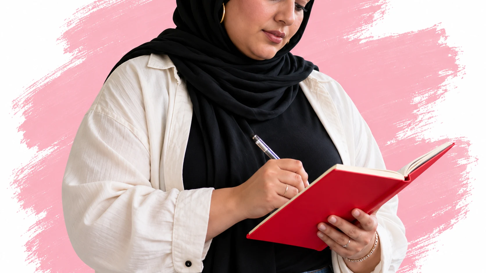 Ondernemer schrijft haar berekening in een rood notitieboek.