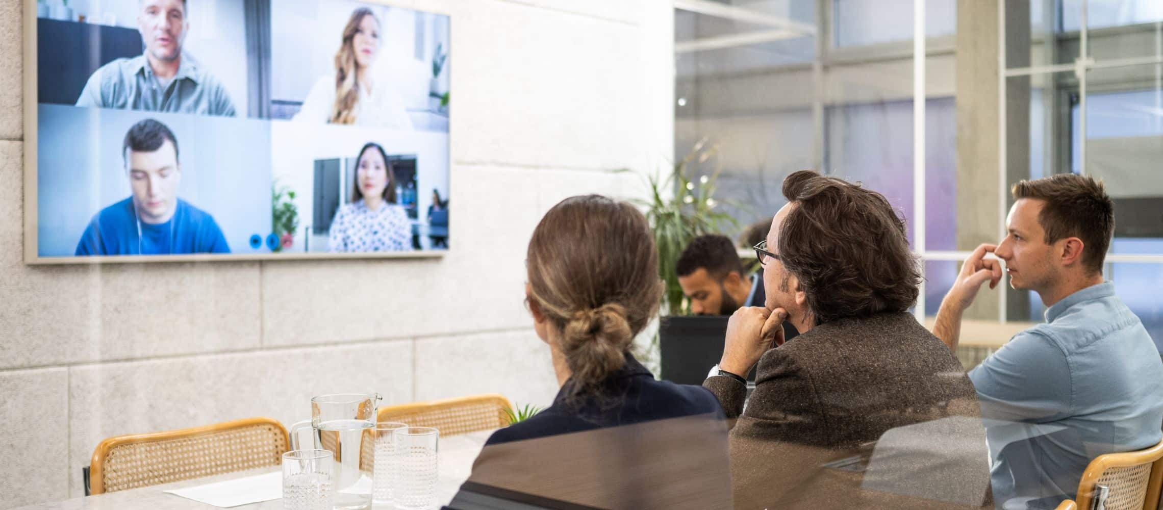 Microsoft Teams, Slack en andere communicatiesystemen. Welke tool helpt jou om online samenwerking te verbeteren