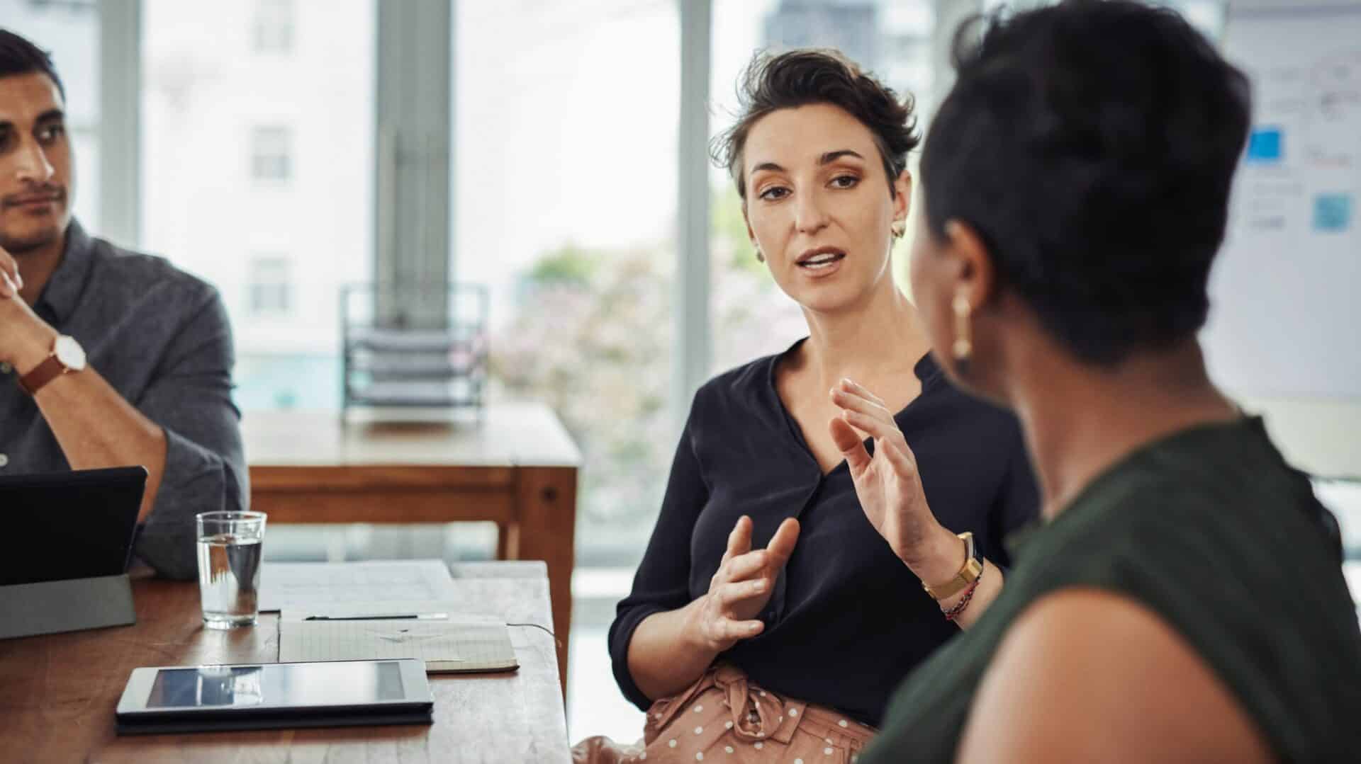 Gesprekstechnieken voor het management zo krijg je meer voor elkaar