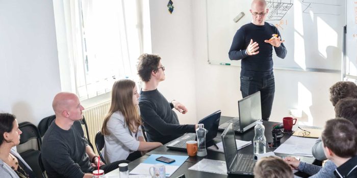 Aan de slag met RI&E de weg naar gezond en veilig werken