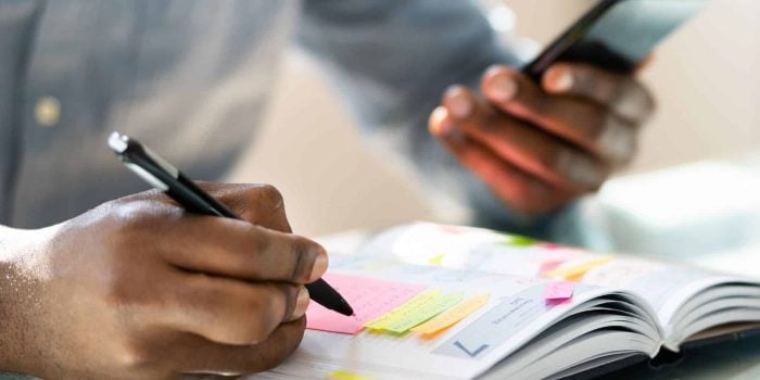 Wat moet je regelen bij het overlijden van een werknemer