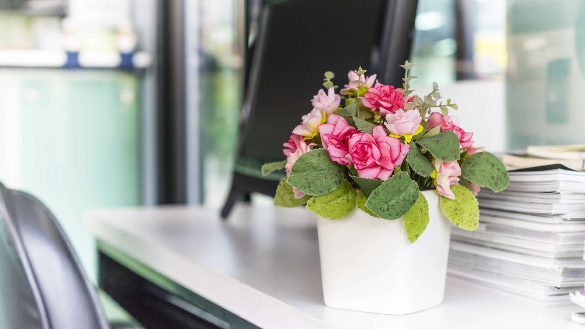 3 positieve effecten van bloemen op kantoor